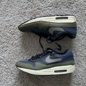 Nike air max with grided fabric